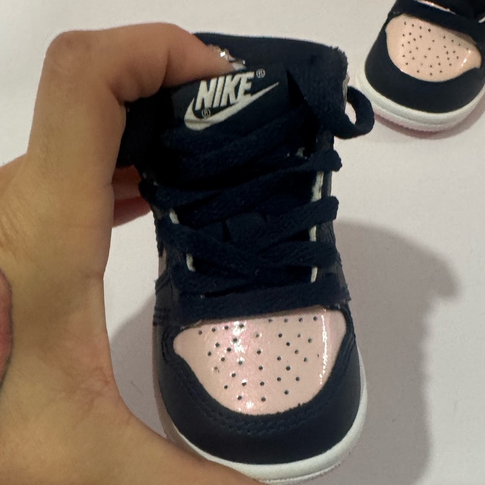 Nike Air Jordan 1 Retro High OG "Atmosphere Bubble gum - Picture 6 of 12